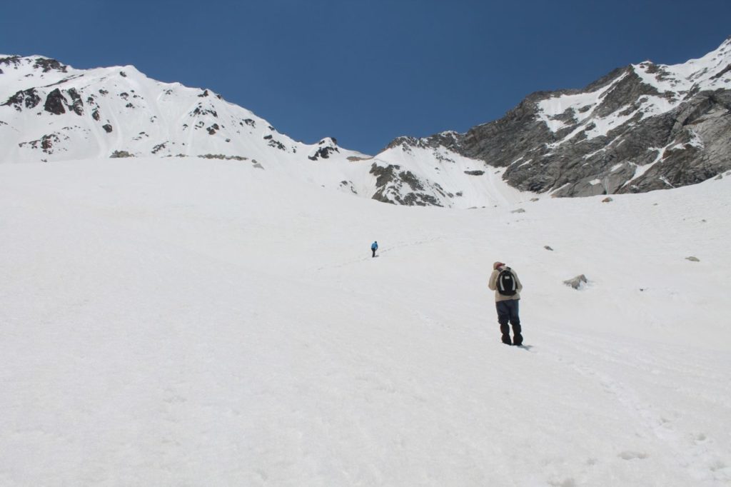 Climbing the Charang-La pass