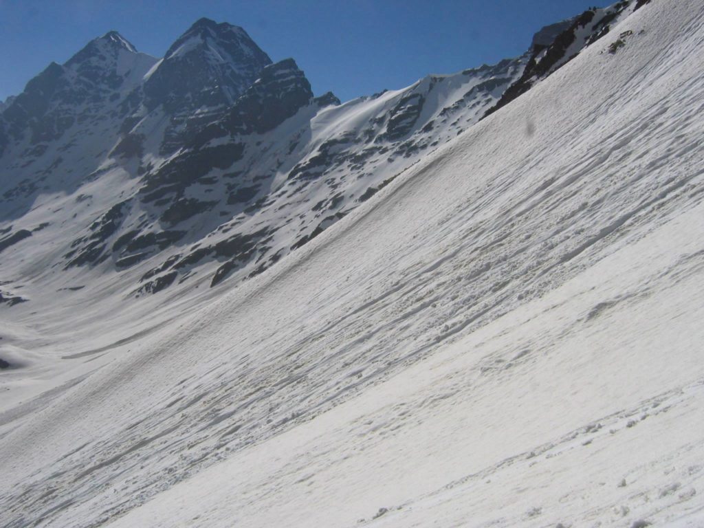 The slope - Charang-La pass | Kinnaur Kailash Parikrama trek blog
