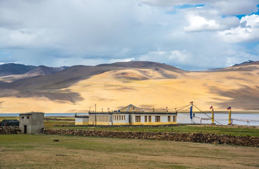 Landscape that defines the Eternal Beauty of Ladakh - Tso Moriri Lake | Parang - La trek 